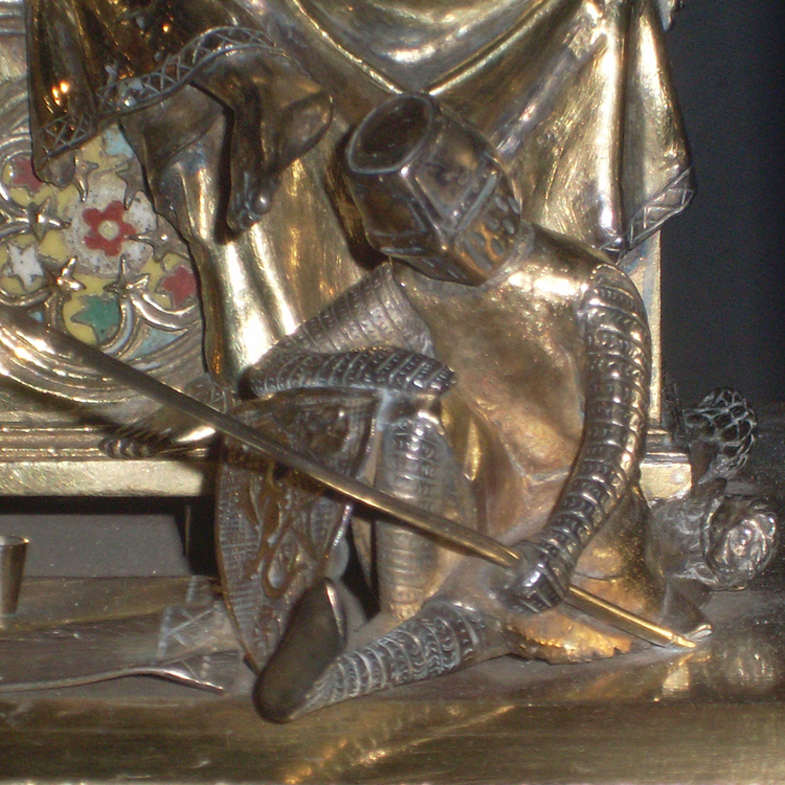 Detail with knight from the reliquary of the Holy Sepulchre in Pamploma. Source: Wikipedia